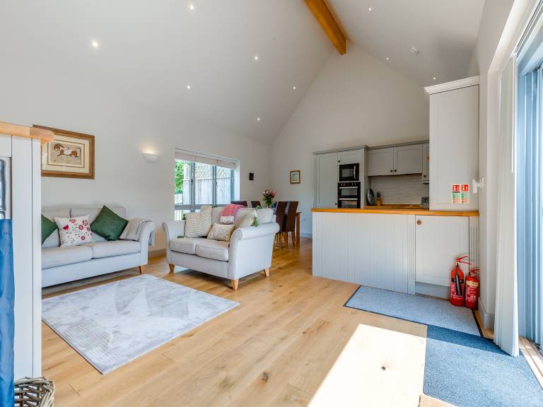 Cottage with barbecue & garden | River view — photo 4