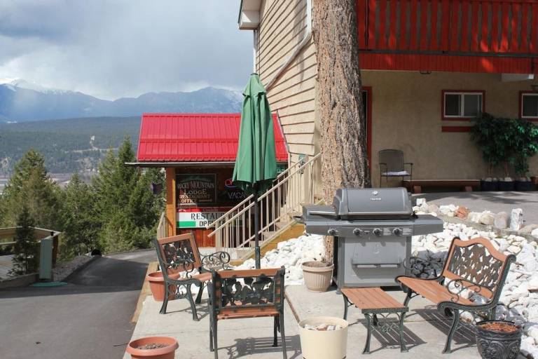 Rocky Mountain Springs Lodge — photo 4