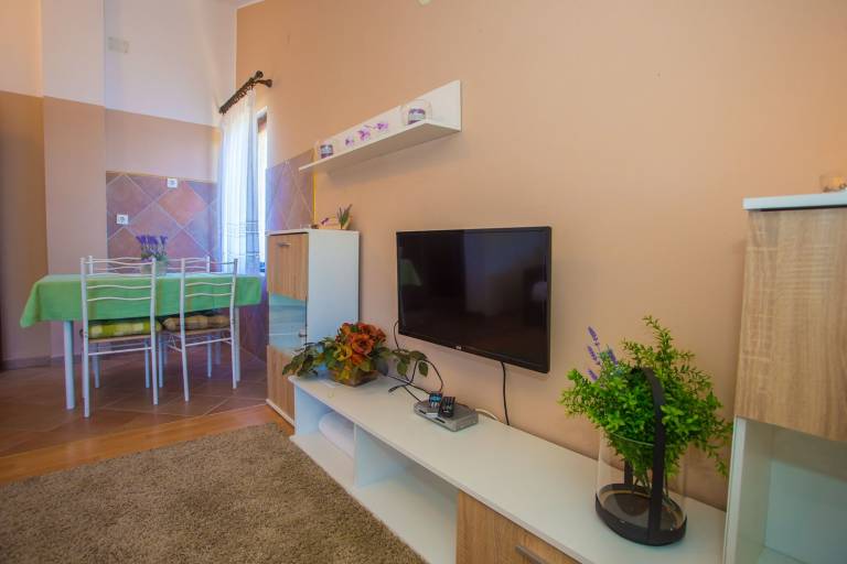 Rental apartment with barbecue & garden — photo 4