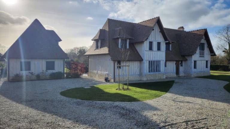 Villa with garden, barbeque & hot tub — photo 5