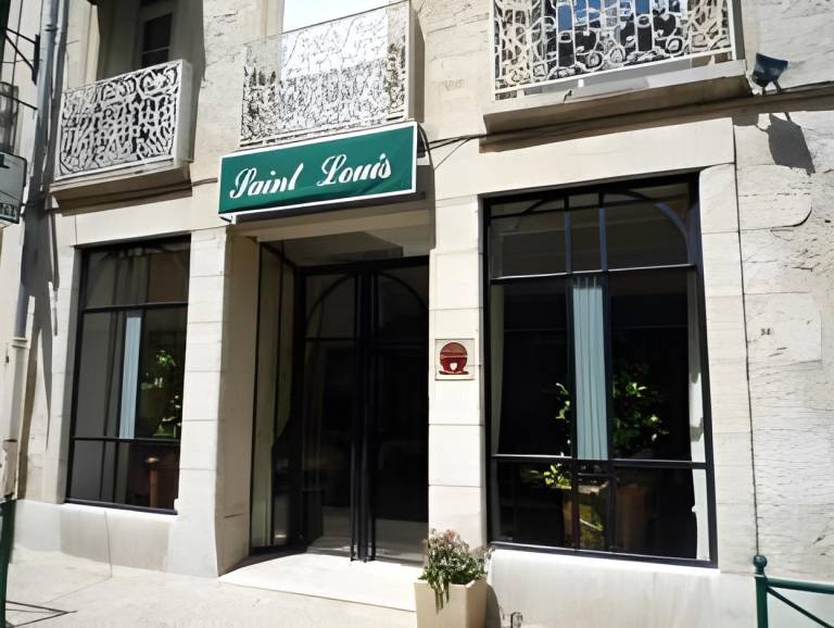 Hotel Saint Louis - Au Coeur des Remparts in Aigues-Mortes