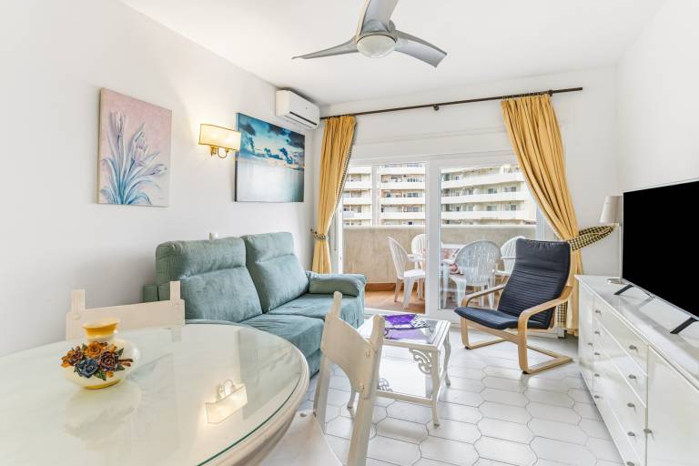Holiday Home 'Relax Beach' with Shared Pool, Wi-Fi and Air Conditioning — photo 3