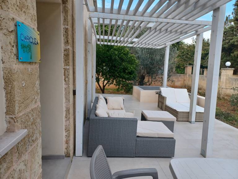 House with yard, grill & patio | Garden view — photo 2