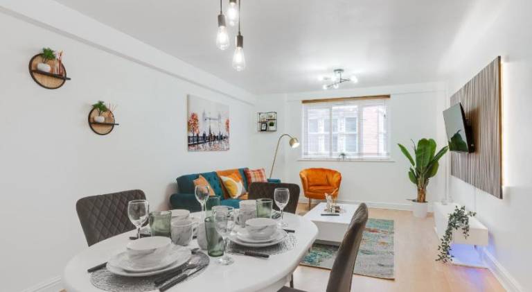 CEFAS Apartments Manchester - Free Parking - City Centre in Manchester