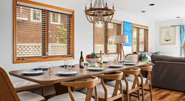 Traverse City Lake Front Luxury Getaway — photo 4