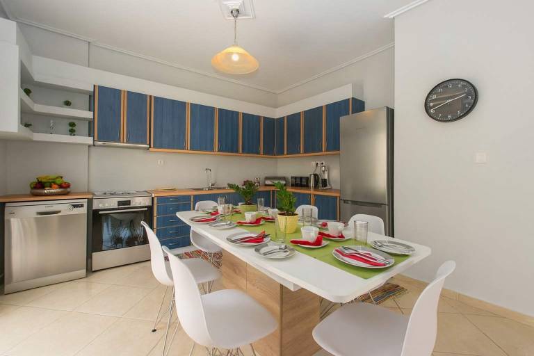 Thano s stylish flat just 150m to the beach — photo 4