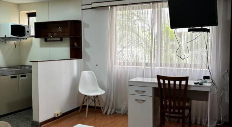 Lovely serviced apartment with garden, sauna & terrace | Pets allowed in Olímpia