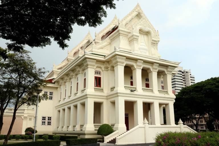 Serviced apartment with pool & terrace | Perfect for remote work | Pets are welcome in Bangkok
