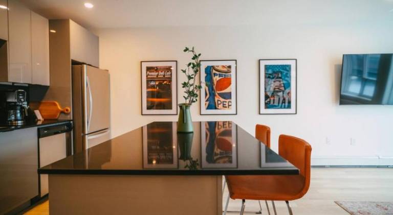 Fully equipped rental apartment with patio | Pets allowed — photo 5
