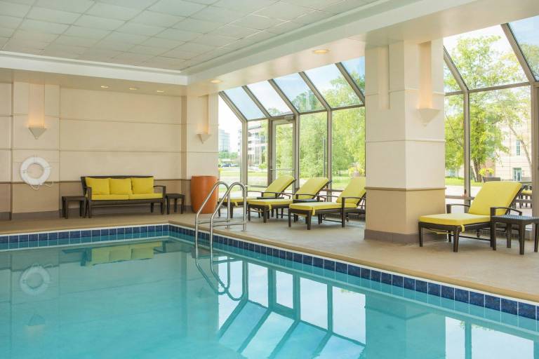 Sheraton Suites Chicago Elk Grove — photo 5
