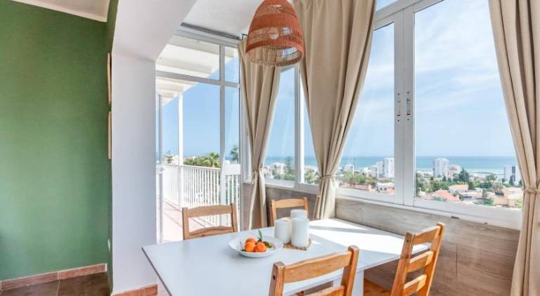 Entire well located 3 Bed Seaview Apartment Pass the Keys — photo 3