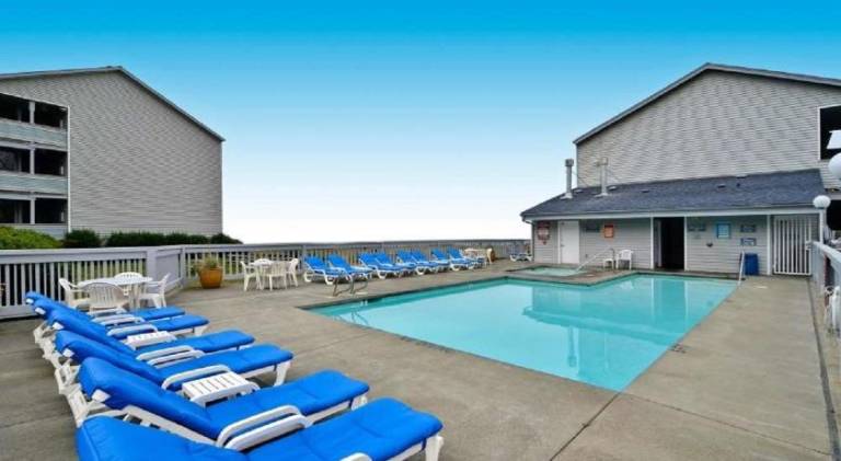 Beachfront Inn — photo 4