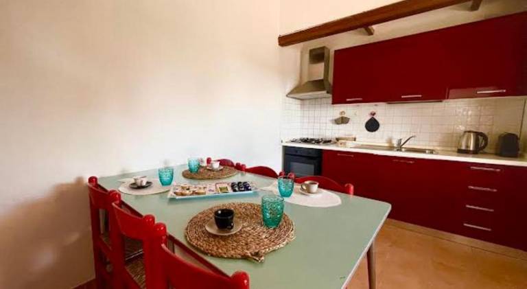Holiday apartment with BBQ, patio & yard — photo 5
