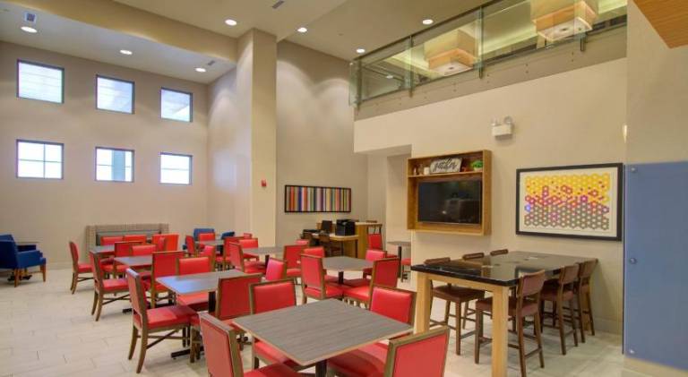 Holiday Inn Express Hotel & Suites Mankato East By IHG — photo 3