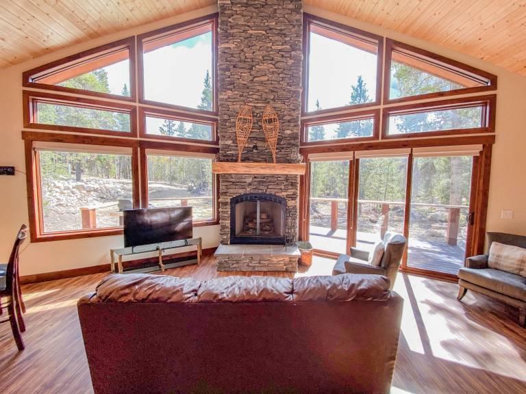 Children-friendly cabin with barbeque | Mountain view | Suitable for remote work | Pet-friendly — photo 3
