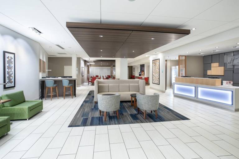 Holiday Inn Express & Suites Great Bend By IHG — photo 2