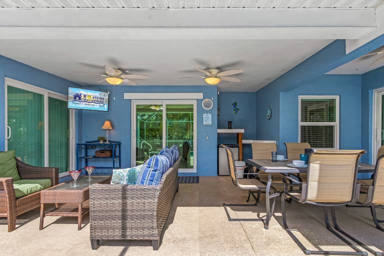 Vacation home with grill, terrace & private pool — photo 5