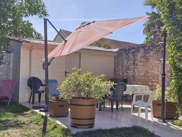 Cottage with garden & barbeque — photo 3