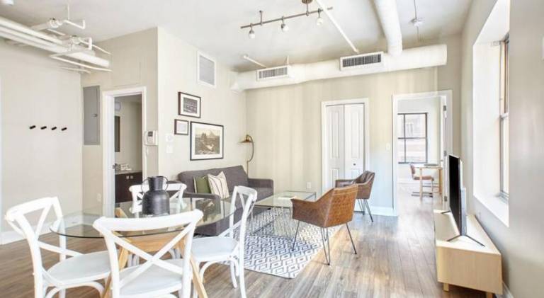 FIDI 2 Bedroom with Keyless Entry and Fully Furnished — photo 5