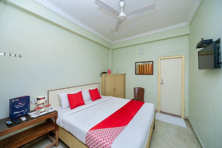 Collection O sunshine Residency Near PVR SPI Palazzo Chennai