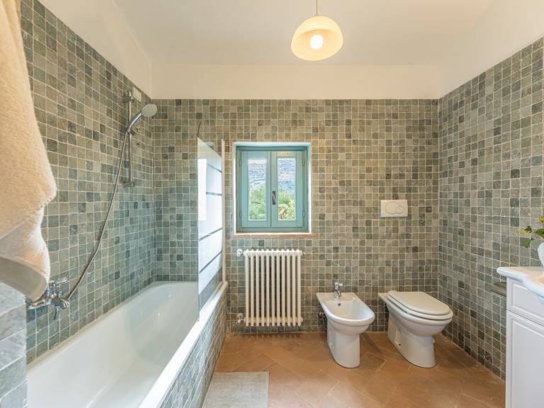 Child-friendly villa with private pool, BBQ & patio | Pool view | Pet-friendly — photo 5
