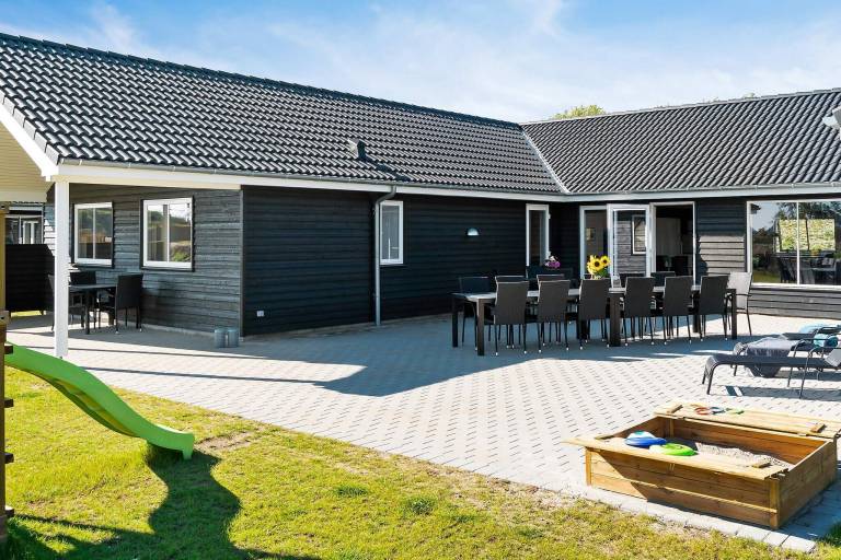 Fully equipped charming vacation home with pool, terrace & BBQ | Pets are welcome — photo 4