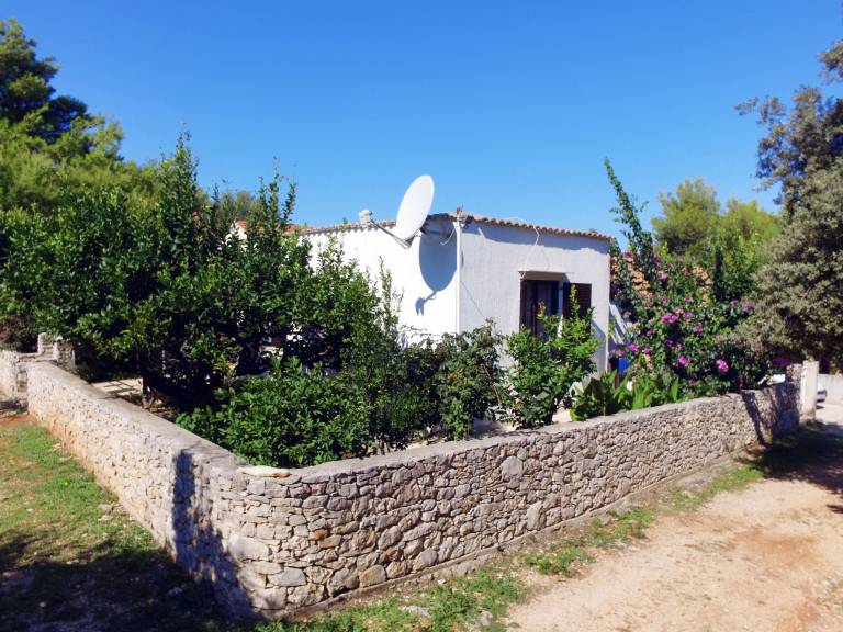Rental apartment with terrace, garden & grill | Next to the beach | Dogs allowed — photo 2