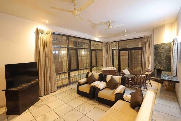 Luxestay Lotus Sutra - Private Pool Villa, Agra — photo 2