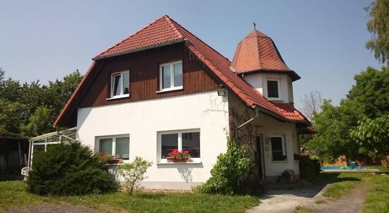 Wonderful holiday apartment with pool | Pet-friendly in Zittau