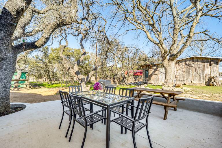 Hill Country Retreat Near Wineries & Weddings! — photo 2