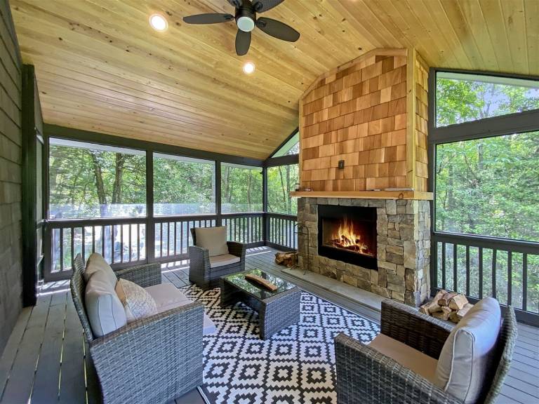 Cabin Highlands
