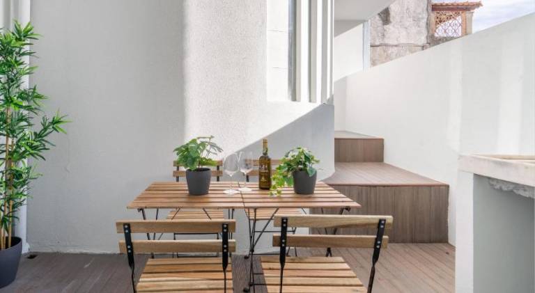 Apartment with terrace — photo 4