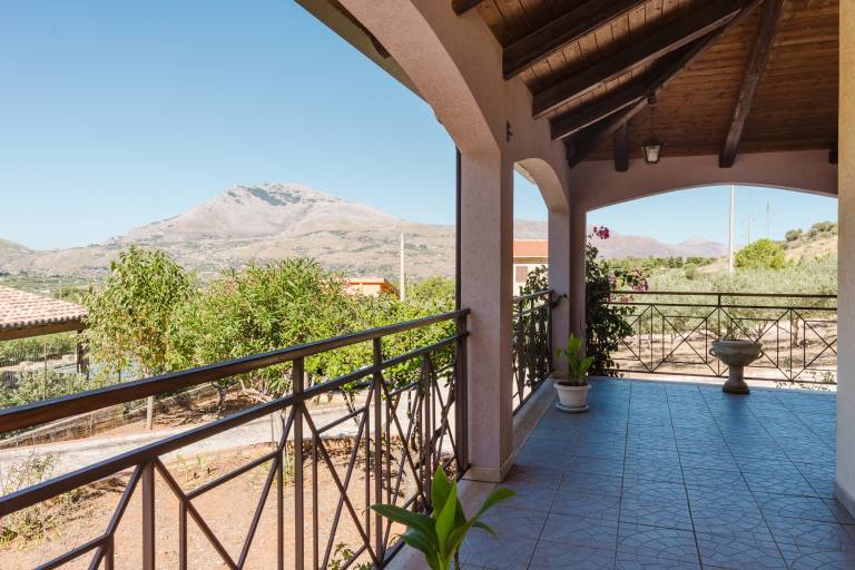 Villa 'Baronehome' with Mountain View, Private Garden and Air Conditioning — photo 3