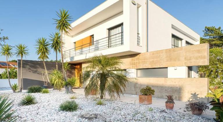 Fully equipped spacious house with private pool, terrace & garden | Pets are welcome — photo 5