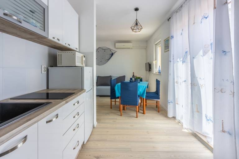 Rental apartment with barbecue, patio & garden | Sea view — photo 3