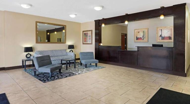 La Quinta Inn & Suites by Wyndham Morgan City — photo 2