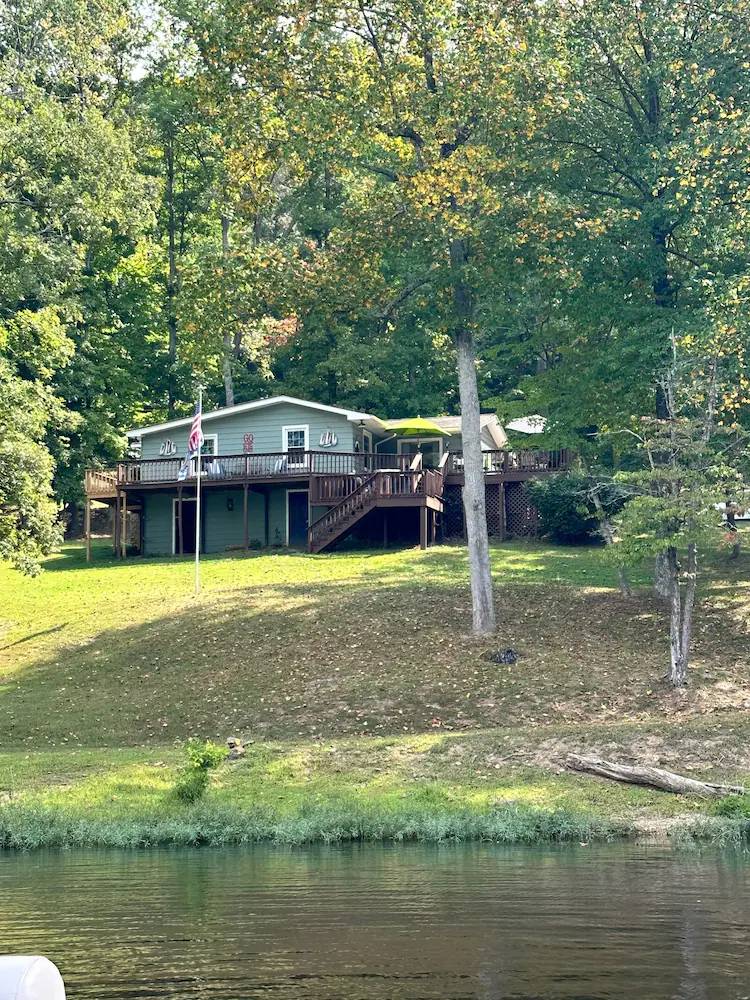 House  Lake Malone