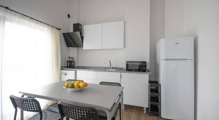 Lovely rental apartment with patio | Dogs allowed — photo 2