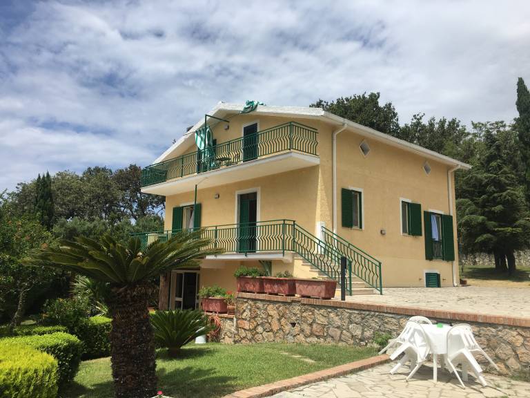 Fully equipped wonderful vacation home with barbeque, pool & yard | Garden view | Suitable for remote work | Dogs allowed — photo 3