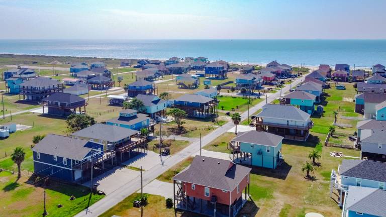 Vacation home with barbecue & garden | Beach view — photo 2