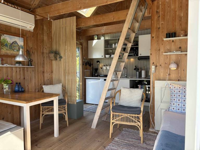 Children-friendly cottage with grill & yard | Beach view | Pets allowed — photo 3