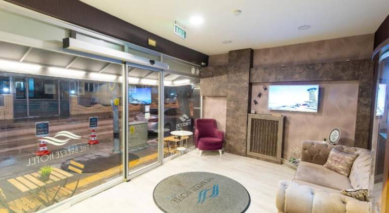The Breeze Hotel — photo 3