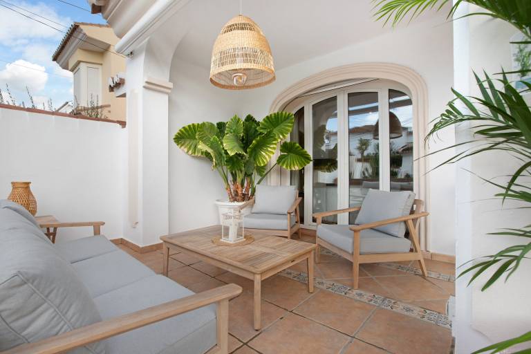 La Casita del Mar – House with Jacuzzi, Garden & Terraces 300 m from the Beach in Torremolinos in Torremolinos
