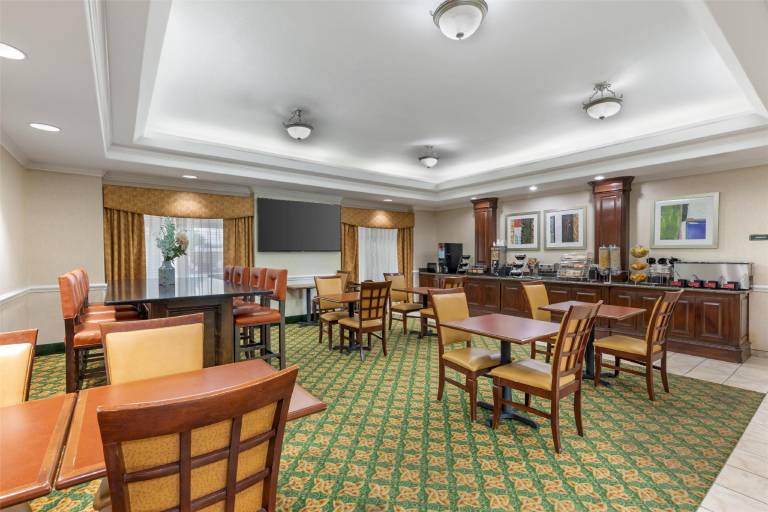 Best Western Plus Waxahachie Inn & Suites — photo 4