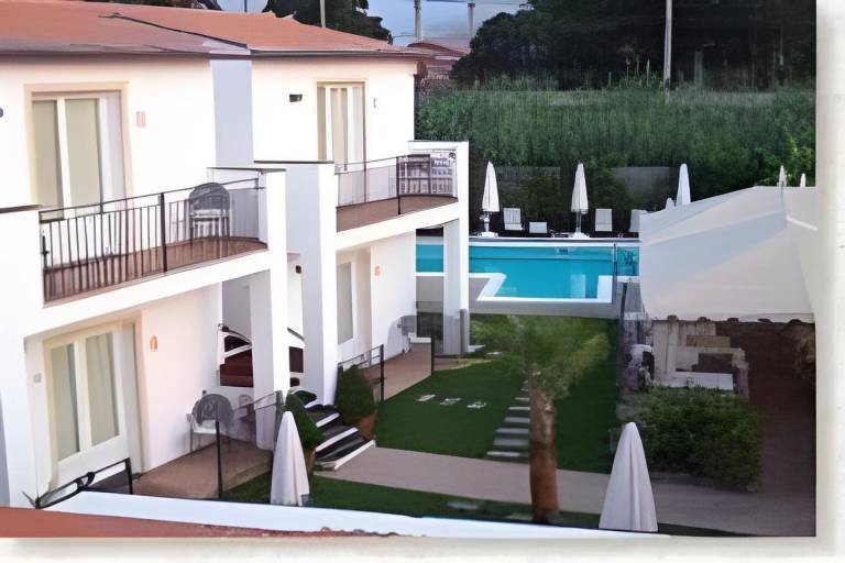 House with garden, private pool & patio | Close to the beach | Perfect for remote work | Pet-friendly in Imperia