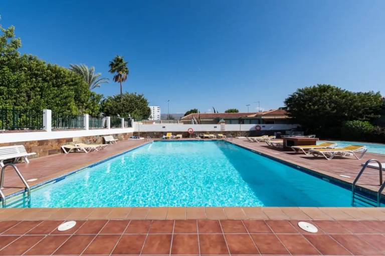 Vacation Home 'Bungalow Ubicación Ideal' with Shared Pool, Shared Terrace and Wi-Fi — photo 2