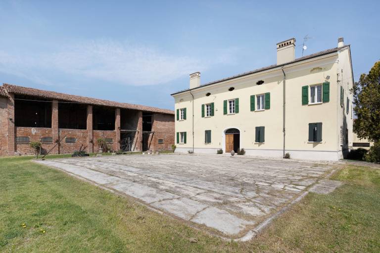 Holiday Home 'Corte Croce' with Private Garden, Wi-Fi and Air Conditioning in Mantua