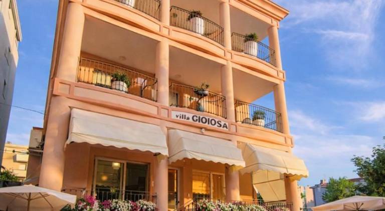 Hotel Villa Gioiosa - Beach & Bistrot in Rimini