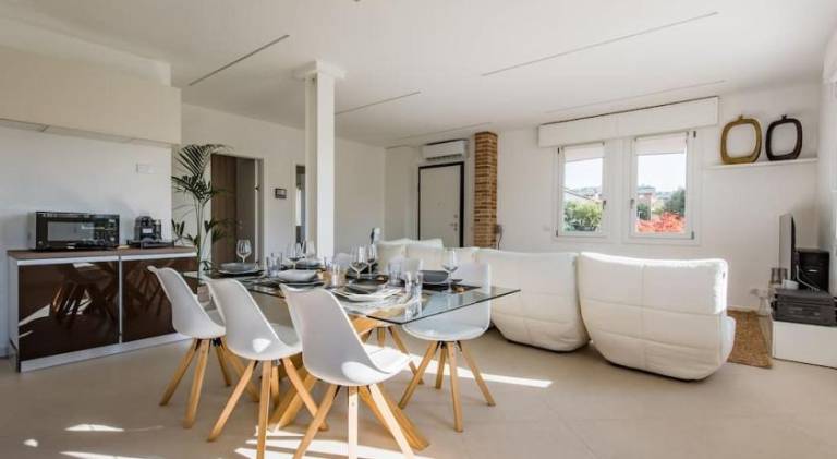 Apartment with jacuzzi & pool | Pets allowed — photo 3
