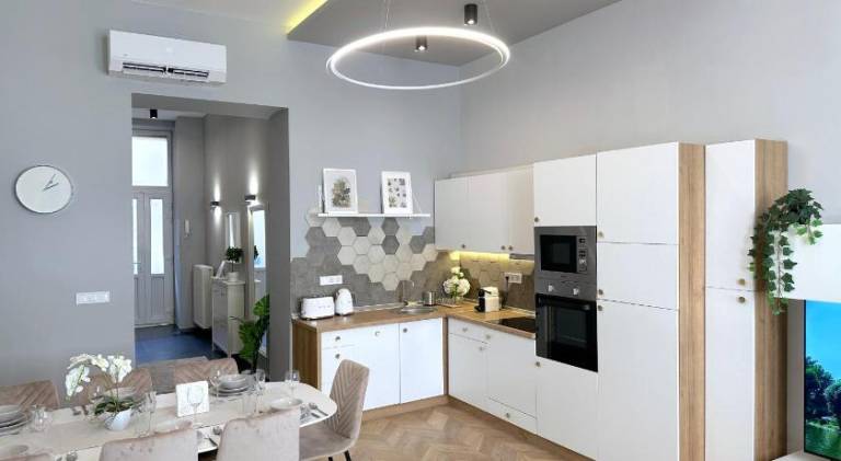 Apartment | Close to Great Market Hall | Pets allowed — photo 4